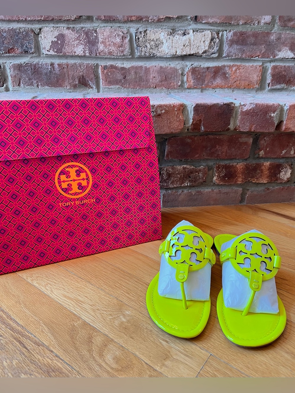 Tory Burch Neon Fluorescent Yellow Patent Leather Miller Sandals - Picture 2 of 13